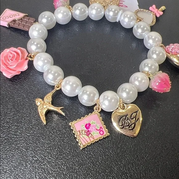 Betsey Johnson | Feminine Vintage Valentines Inspired Charm Bracelet 🌸 💗🍫🎀🌹🕊️ - Picture 6 of 12
